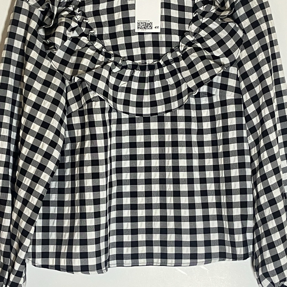 H&M DIVIDED Top Womens Medium Black White Gingham Ruffle Crop Blouse Cottage M - Picture 3 of 16